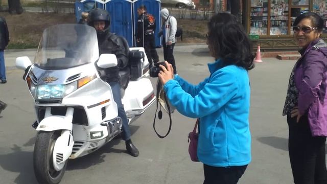 Китайские туристы любят владивостокских байкеров смотреть онлайн