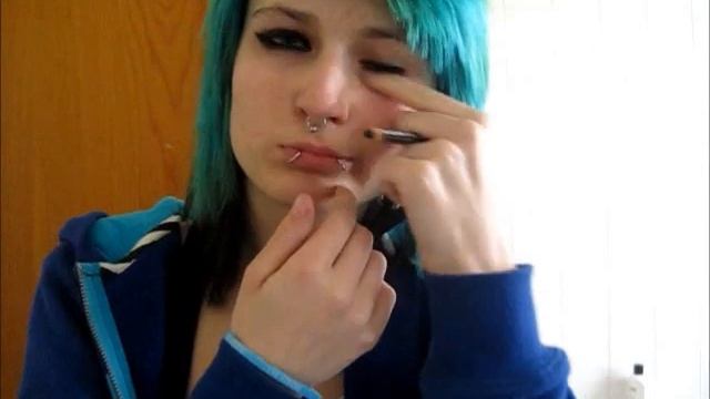Emo Make up for school. смотреть онлайн