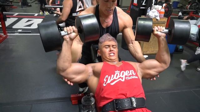 BIG CHEST PUMP WITH THE ORGANIC TWINS! смотреть онлайн