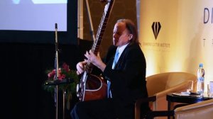 МАЙКЛ РОУЧ. ИГРА НА СИТАРЕ. ВДОХНОВЛЯЮЩЕЕ ИСПОЛНЕНИЕ