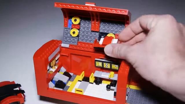 Lego Speed Champions 75913 F14 T & Scuderia Ferrari Truck Speed Build Review
