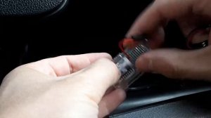 ЗАМЕНА ЛАМПОЧКИ В БАРДАЧКЕ КИА/KIA Сeed