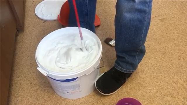 Краска-термос Изоллат 01. Как правильно размешать и нанести термос-краску..mp4 смотреть онлайн