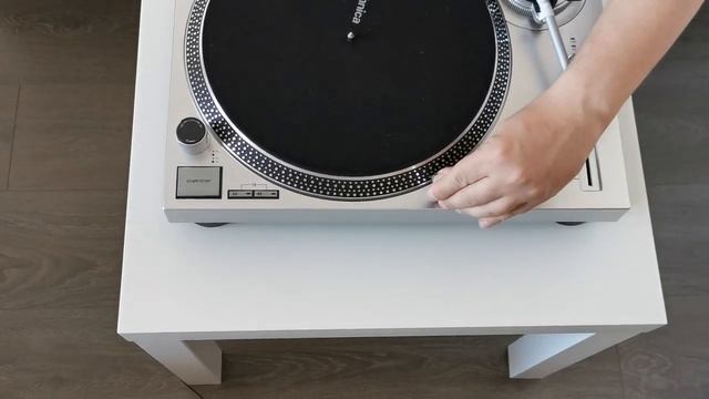 Распаковка винилового проигрывателя Audio-Technica-LP120XUSB смотреть онлайн