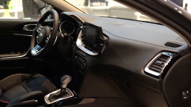Kia Ceed SW смотреть онлайн