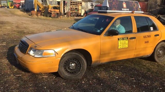 2000 Ford Crown Vic New York Cab смотреть онлайн