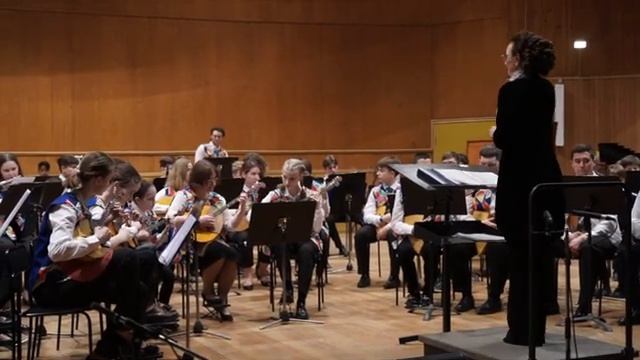 А.Г.Шнитке Сюита из музыки к к\ф "Сказка странствий": 3 часть - Менуэт смотреть онлайн