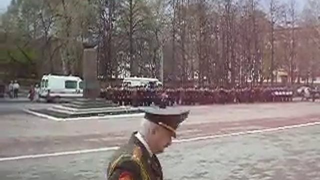 Поздравление ветеранов ВОВ суворовцами.4 мая.MOV смотреть онлайн