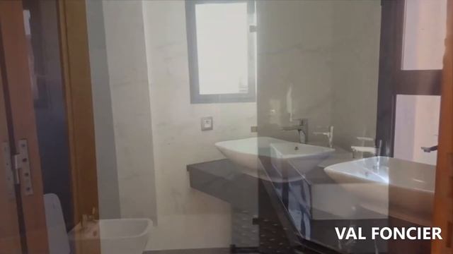 Location Villa Neuve 560m² Vue Sur Mer, Dar Bouazza смотреть онлайн