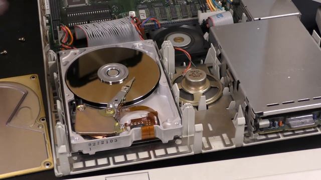 Apple Macintosh LCIII - Офисный трудяга смотреть онлайн