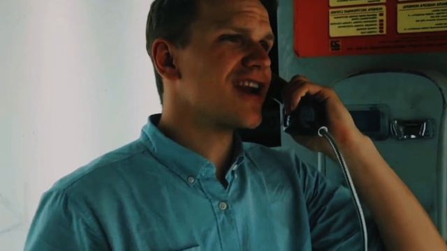 МАЛЬЧИК БЕЛАЯ ВОРОНА КАК РОМЕО: ЧТО ЗА ТРЕК? смотреть онлайн