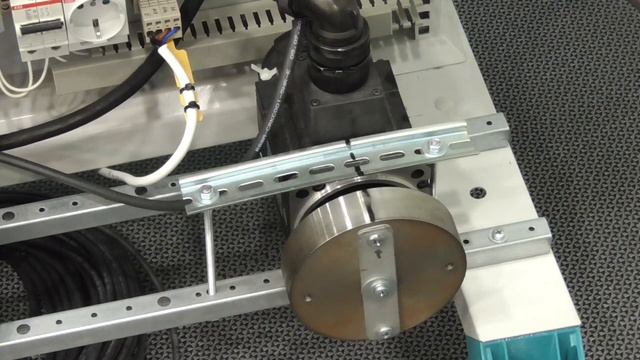 Сервопривод Accurax G5. Управление позицией и скоростью для модели с импульсными входами. смотреть онлайн