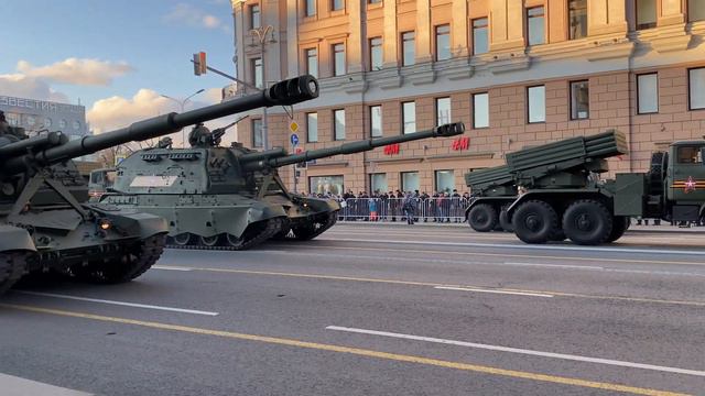 САУ МСТА-С на репетиции парада победы/the Artillery System Msta-S In The Victory Parade Rehearsal