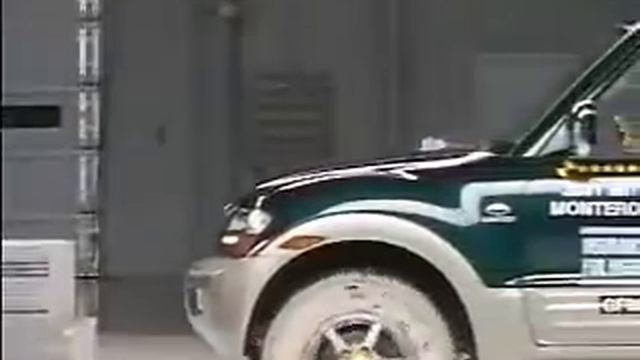 Crash Test 2001 - 2006 Mitsubishi Pajero / Montero IIHS смотреть онлайн