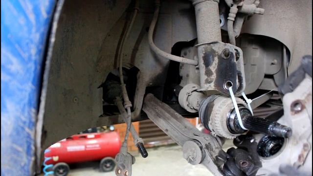 Замена шпилек и подшипника передней ступицы на Daewoo Matiz Дэу Матиз 0,8 2011 года 1часть смотреть онлайн