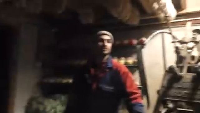 Процесс изготовления настоящего голландского фермерского сыра и башмачков в Нидерландах смотреть онлайн