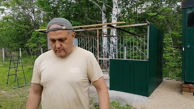 Дровенник из профнастила  Часть 2.