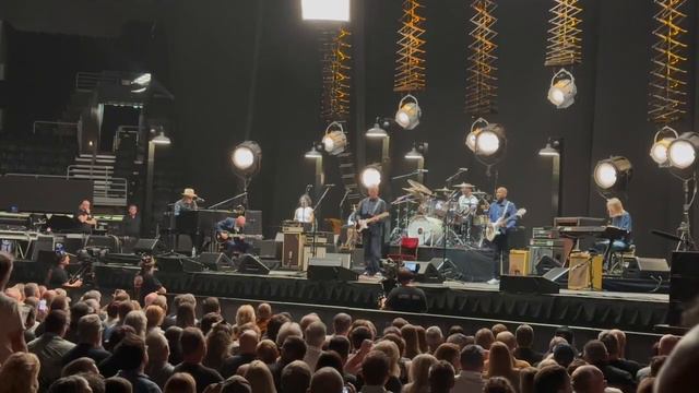 Eric Clapton 09/12/23 St Louis, MO playing Stormy Monday смотреть онлайн