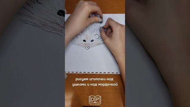 Рисуем двумя руками пастелью ёжика. Двумя руками одновременно. Развитие мозга ребёнка. смотреть онлайн