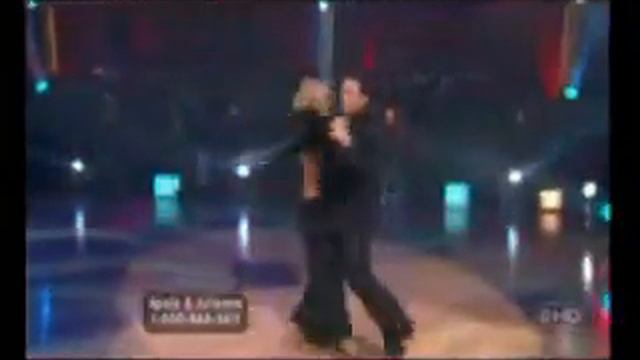 Apolo Anton Ohno & Julianne Hough - Flying without Wings смотреть онлайн