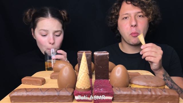 ASMR RACE! Kinder Pingui, Cake, Chocolate Candy Bars Eating Sounds Mukbang 먹방 Tati ASMR смотреть онлайн