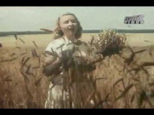 Гляжу в поля просторные -- Гелена Великанова (за кадром)