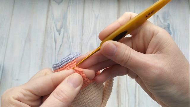 Поросенок крючком. Пальчиковая игрушка // мастер-класс Toyfabric