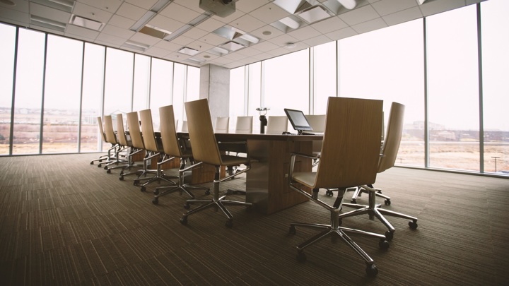 Российский бизнес не должен зависеть от политики недружественных стран - Россия 1