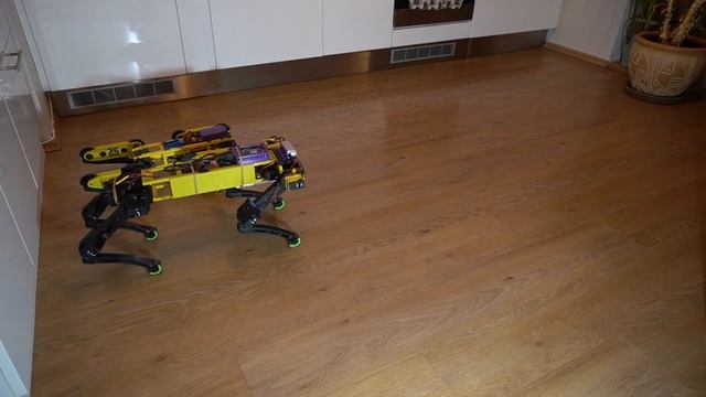 Drag racing: RoboDog V2 vs V3 смотреть онлайн