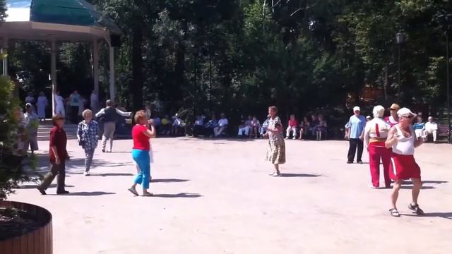 Танцы в Сокольниках смотреть онлайн