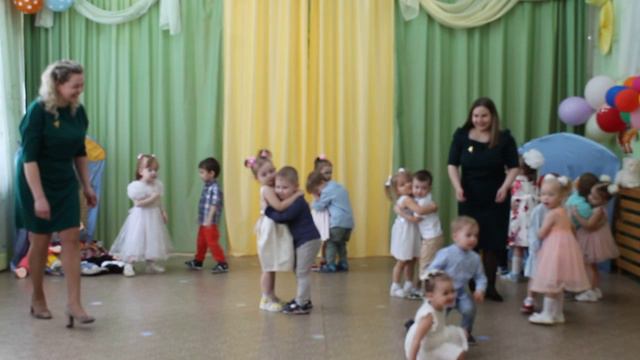 8 марта 2 группа