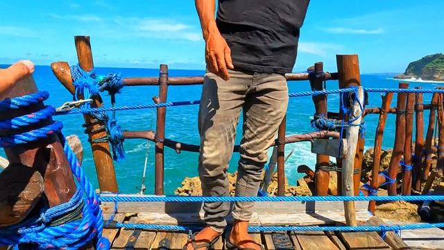 Trip to Yogyakarta EP3 Pantai Timang (Timang Beach) смотреть онлайн