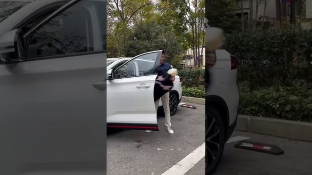 对家公司清算年底账单，笑总直接给税务局打电话过去帮忙，这次商战mvp花落谁家 смотреть онлайн