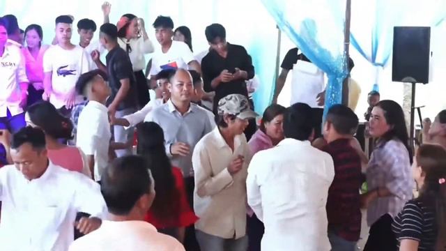 nhảy đám cưới của Y Ran & H Nghiên tại buôn kna A смотреть онлайн