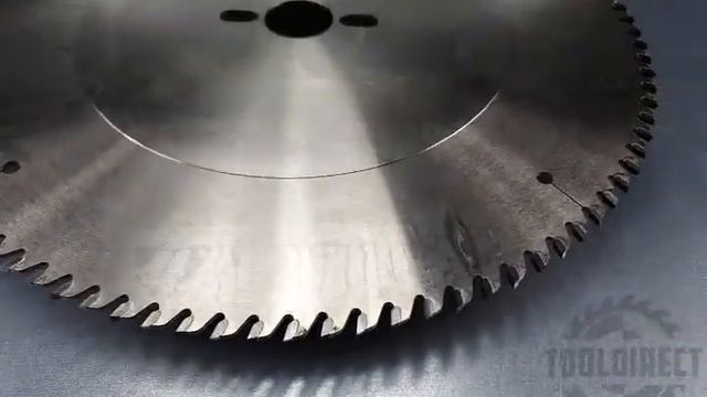 Пильный диск с тонким пропилом и двойной толщиной корпуса для работ по ценным породам дерева смотреть онлайн