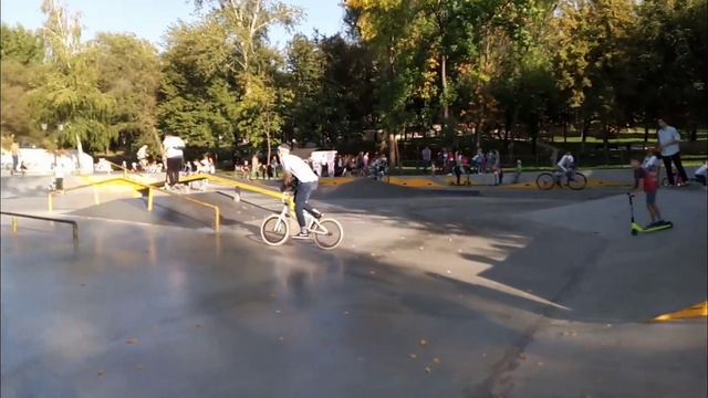 Жесткое падение с BMX!! смотреть онлайн