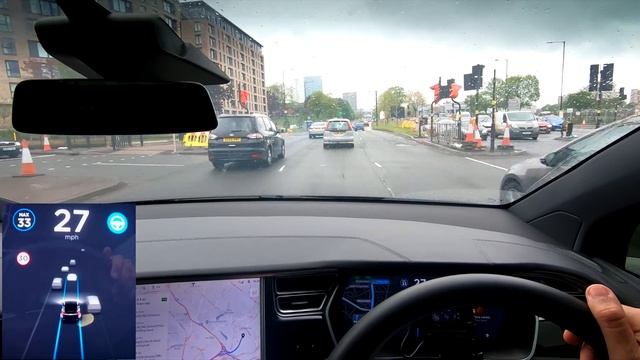 Can AutoPilot Navigate 100+ Cars At Rush Hour? - Tesla Autopilot in a UK City #3 Birmingham смотреть онлайн