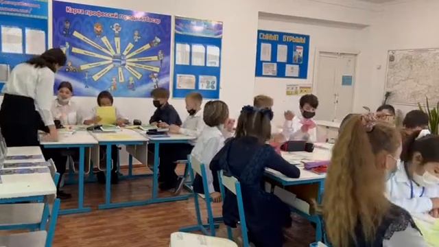 Урок по истории Казахстана на тему: Государство Караханидов. 6 класс смотреть онлайн