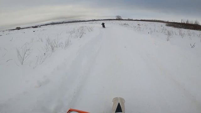 Пробую Мотокросс по льду! Ктм тащит? смотреть онлайн