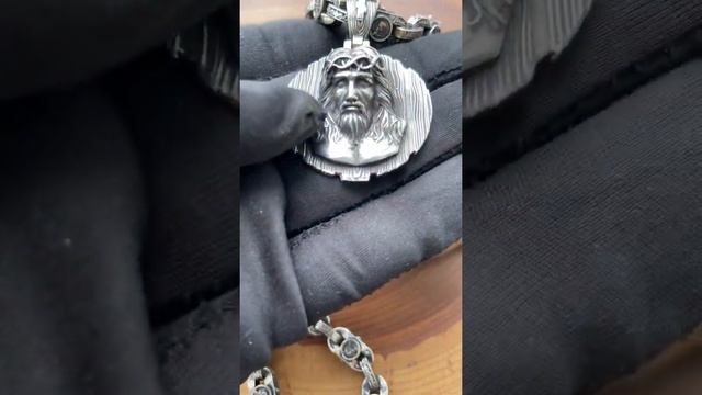 Серебряная Цепь с кулоном смотреть онлайн