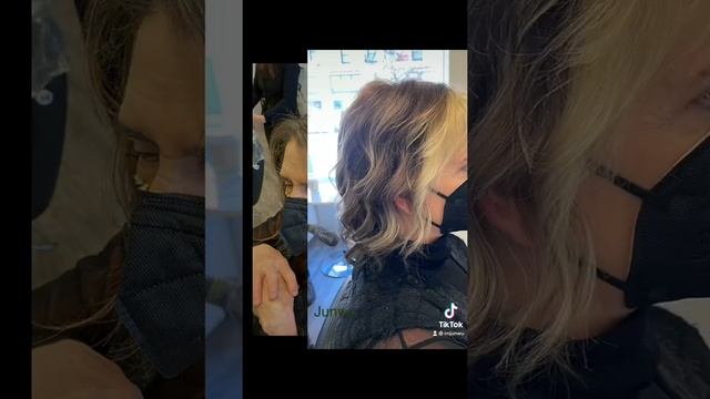 Change,contrast color,short bangs, texture hair cut,shoulder length ,beach wavy style for Lady’s смотреть онлайн