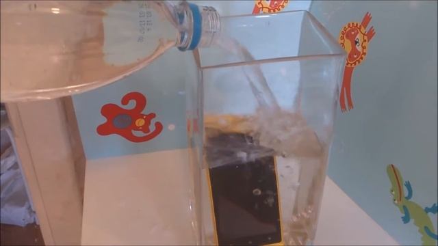 Sony Xperia Go: испытание байкальской водой смотреть онлайн