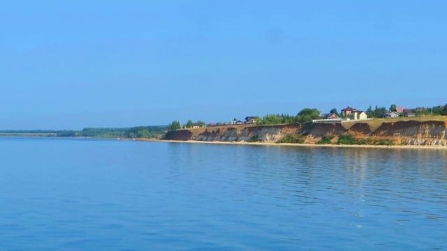 Река Кама. Вид на село Шуран. Рождественская и Богоявленская церкви (Лаишевский р-н. Татарстан)