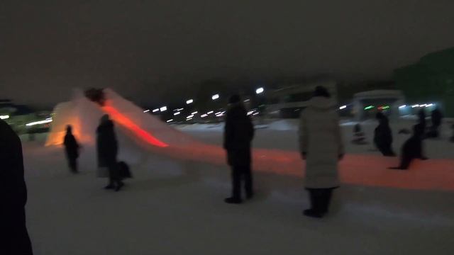 Новогодние чудеса- знакомство с Серёгой +2° жары в декабре. Ледовый городок Нефтеюганск ХМАО Югра смотреть онлайн