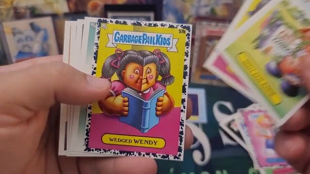 NEW! Garbage Pail Kids Book Worms Collector Edition Hobby Box Rip! Chasing NIBERT sketch cards! ? смотреть онлайн