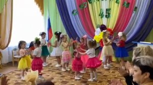 Танец "Где живут улыбки" к юбилею детского сада ребят средней группы МБДОУ "Улыбка" с.Совхозное