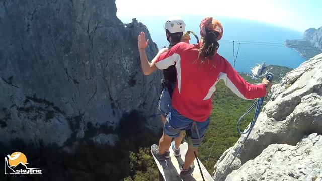 Александра Ilias-kay Rope jumping with Skyline x-team in Crimea смотреть онлайн