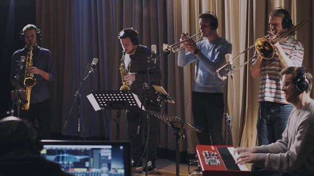 LF Band: Cool Guys смотреть онлайн