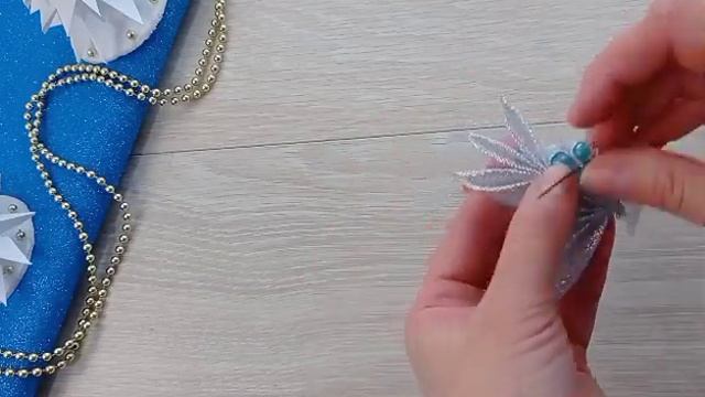 Это чудо, снежные бабочки ❄️? из парчи и фатина. It's a miracle, snow butterflies ❄️?. смотреть онлайн