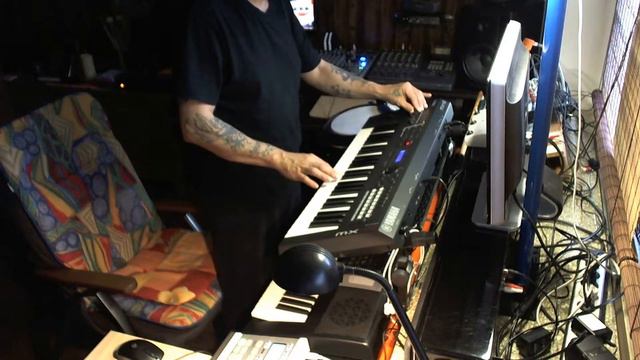 YAMAHA MX 49 (Maschine Mikro,Korg Wavedrum) смотреть онлайн